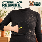 Le gant regroupe les poils sur un pull noir