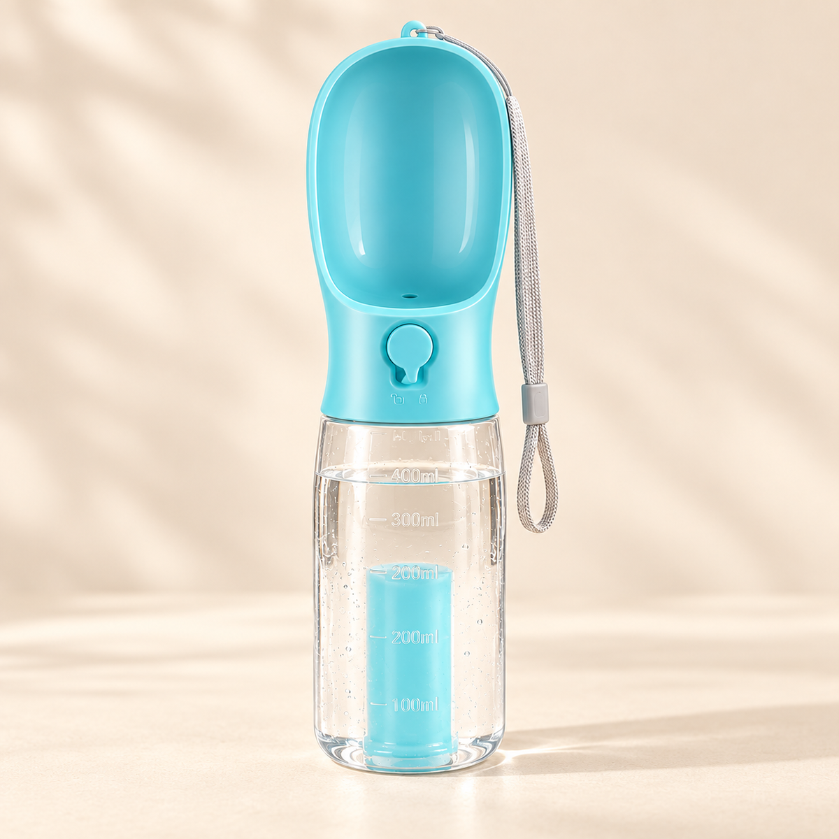 Gourde de promenade 3-en-1 bleue avec bol intégré, dragonne grise et graduation jusqu’à 500 ml